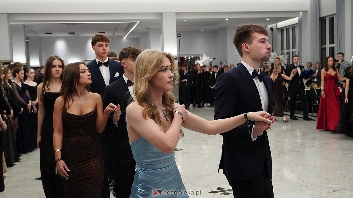 Studniówka III LO w Ostrołęce [03.01.2026] - zdjęcie #410 - eOstroleka.pl