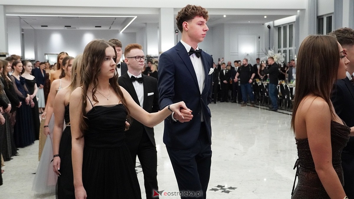 Studniówka III LO w Ostrołęce [03.01.2026] - zdjęcie #404 - eOstroleka.pl