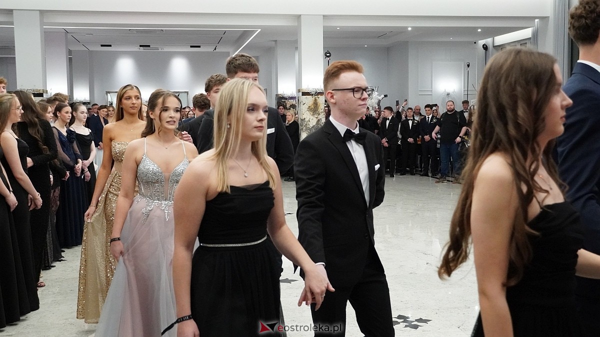 Studniówka III LO w Ostrołęce [03.01.2026] - zdjęcie #401 - eOstroleka.pl