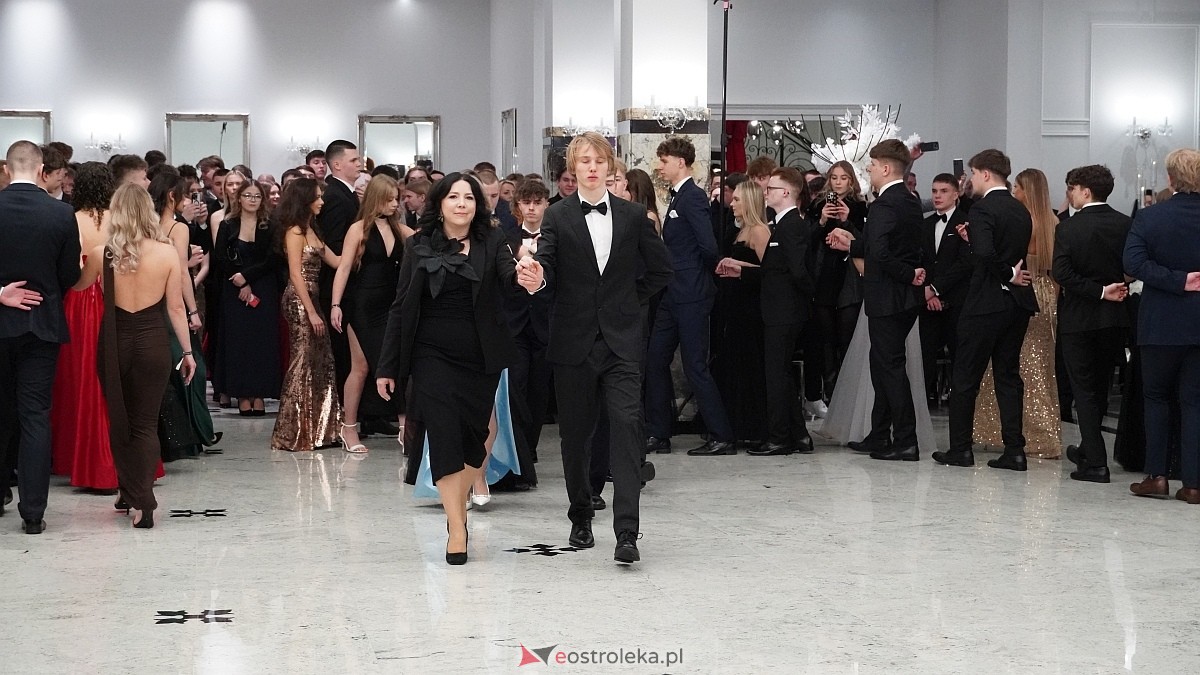 Studniówka III LO w Ostrołęce [03.01.2026] - zdjęcie #524 - eOstroleka.pl