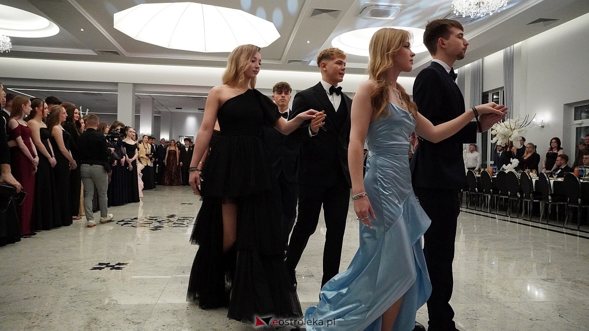 Studniówka III LO w Ostrołęce [03.01.2026] - zdjęcie #515 - eOstroleka.pl