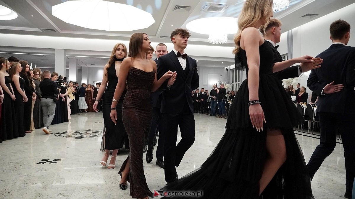 Studniówka III LO w Ostrołęce [03.01.2026] - zdjęcie #513 - eOstroleka.pl