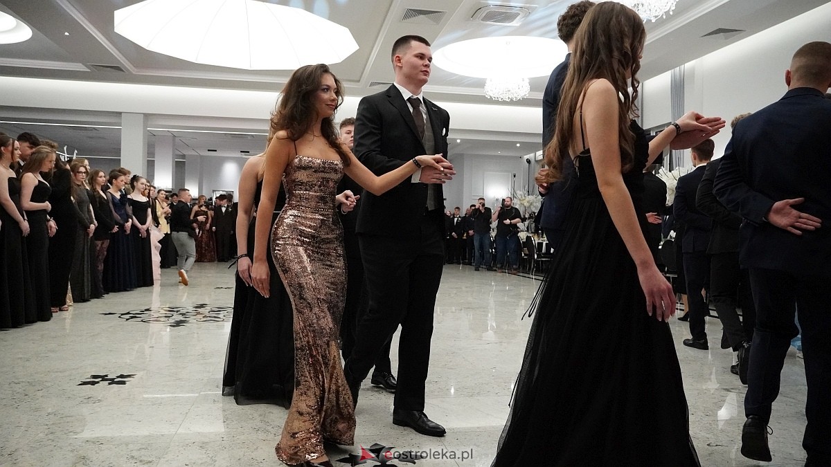 Studniówka III LO w Ostrołęce [03.01.2026] - zdjęcie #507 - eOstroleka.pl