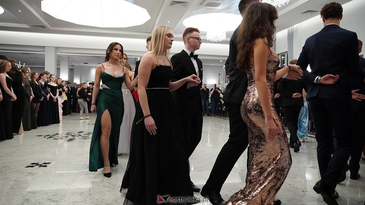 Studniówka III LO w Ostrołęce [03.01.2026] - zdjęcie #505 - eOstroleka.pl