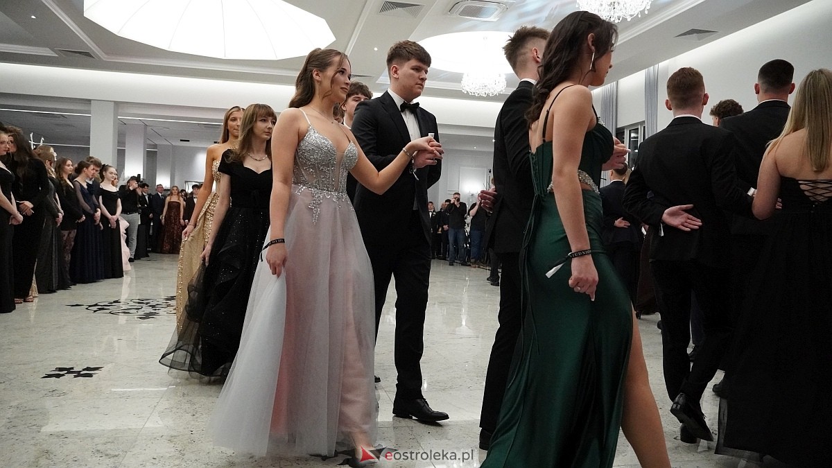 Studniówka III LO w Ostrołęce [03.01.2026] - zdjęcie #501 - eOstroleka.pl