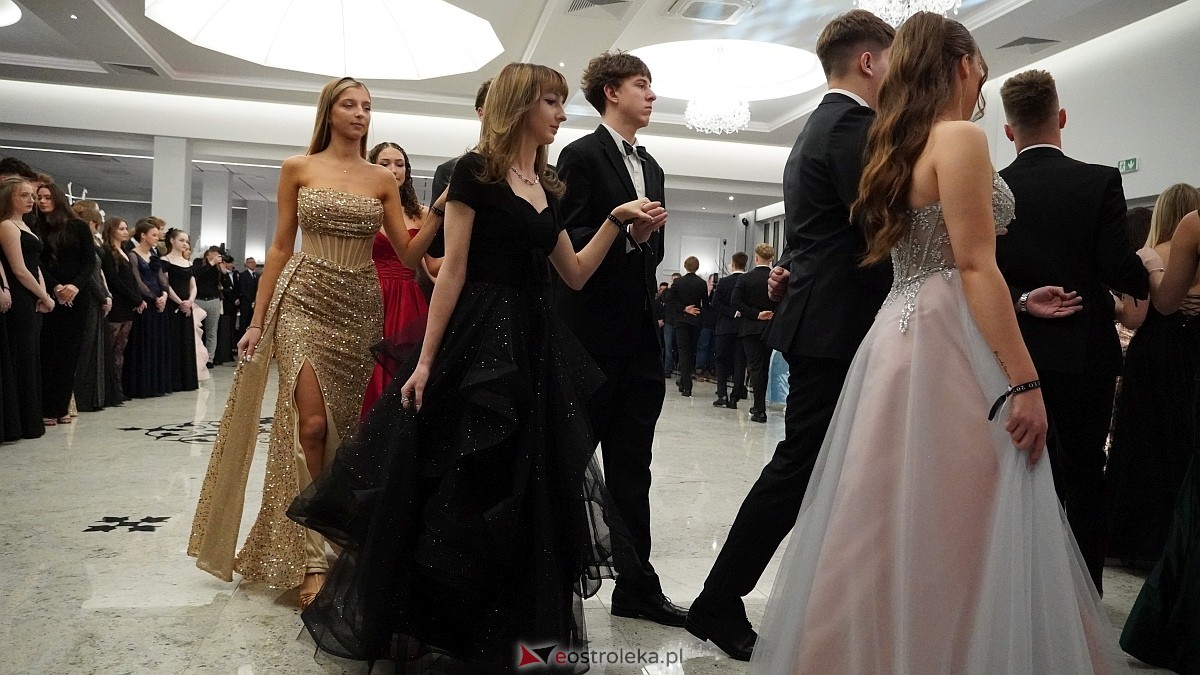 Studniówka III LO w Ostrołęce [03.01.2026] - zdjęcie #499 - eOstroleka.pl