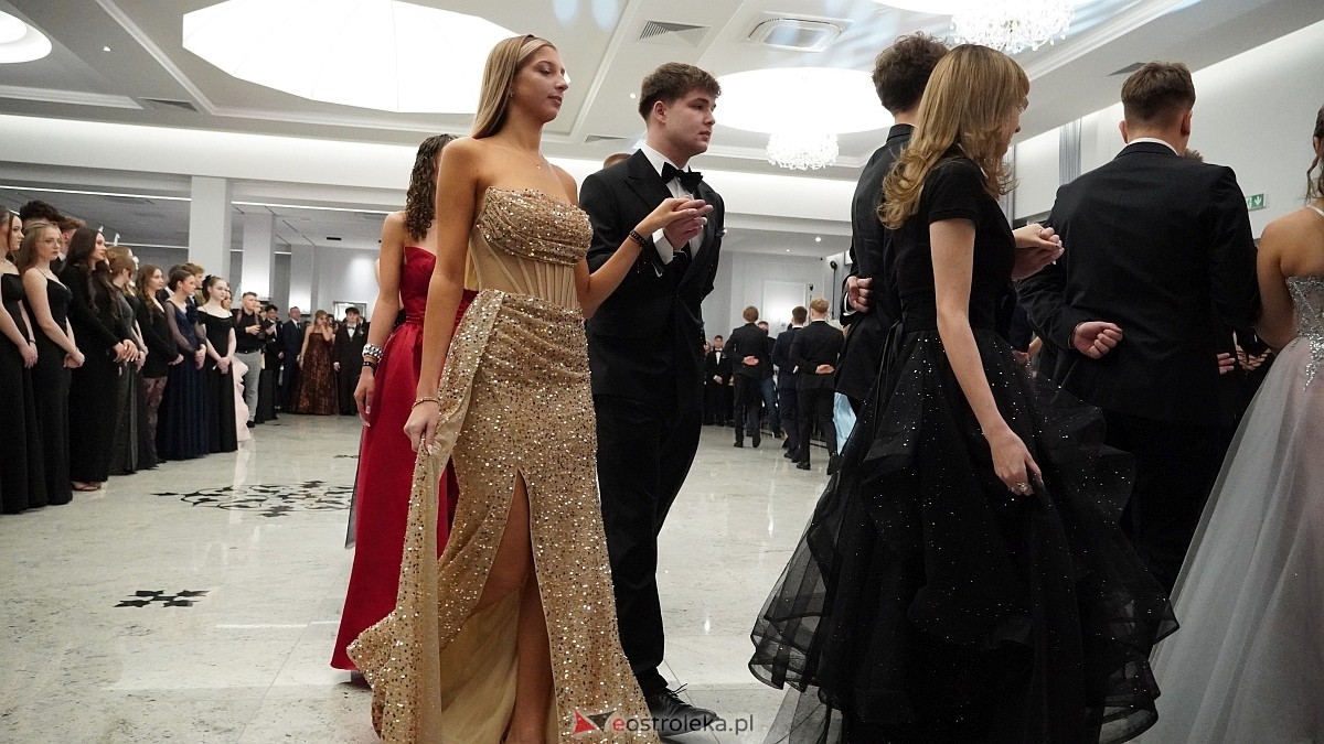 Studniówka III LO w Ostrołęce [03.01.2026] - zdjęcie #497 - eOstroleka.pl