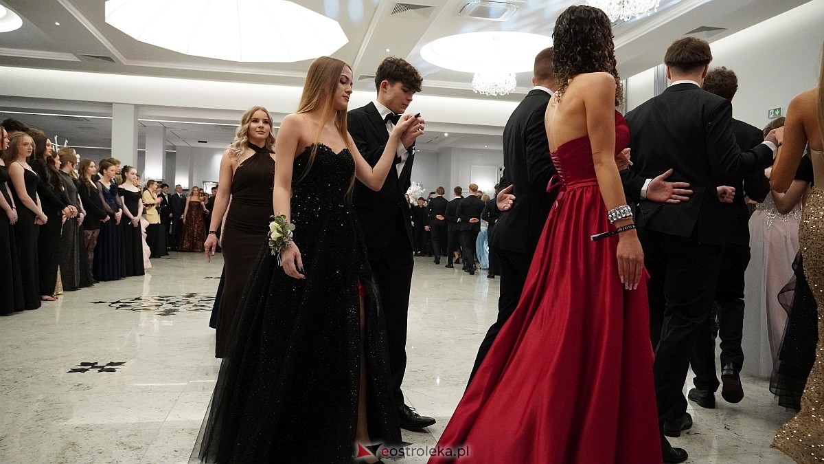 Studniówka III LO w Ostrołęce [03.01.2026] - zdjęcie #493 - eOstroleka.pl