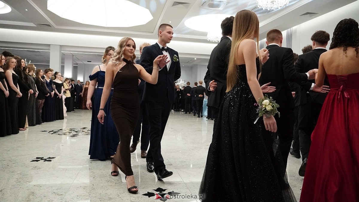 Studniówka III LO w Ostrołęce [03.01.2026] - zdjęcie #491 - eOstroleka.pl