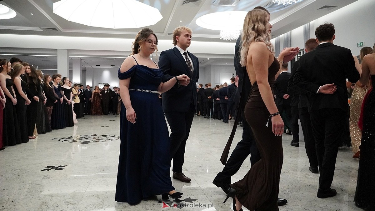 Studniówka III LO w Ostrołęce [03.01.2026] - zdjęcie #489 - eOstroleka.pl