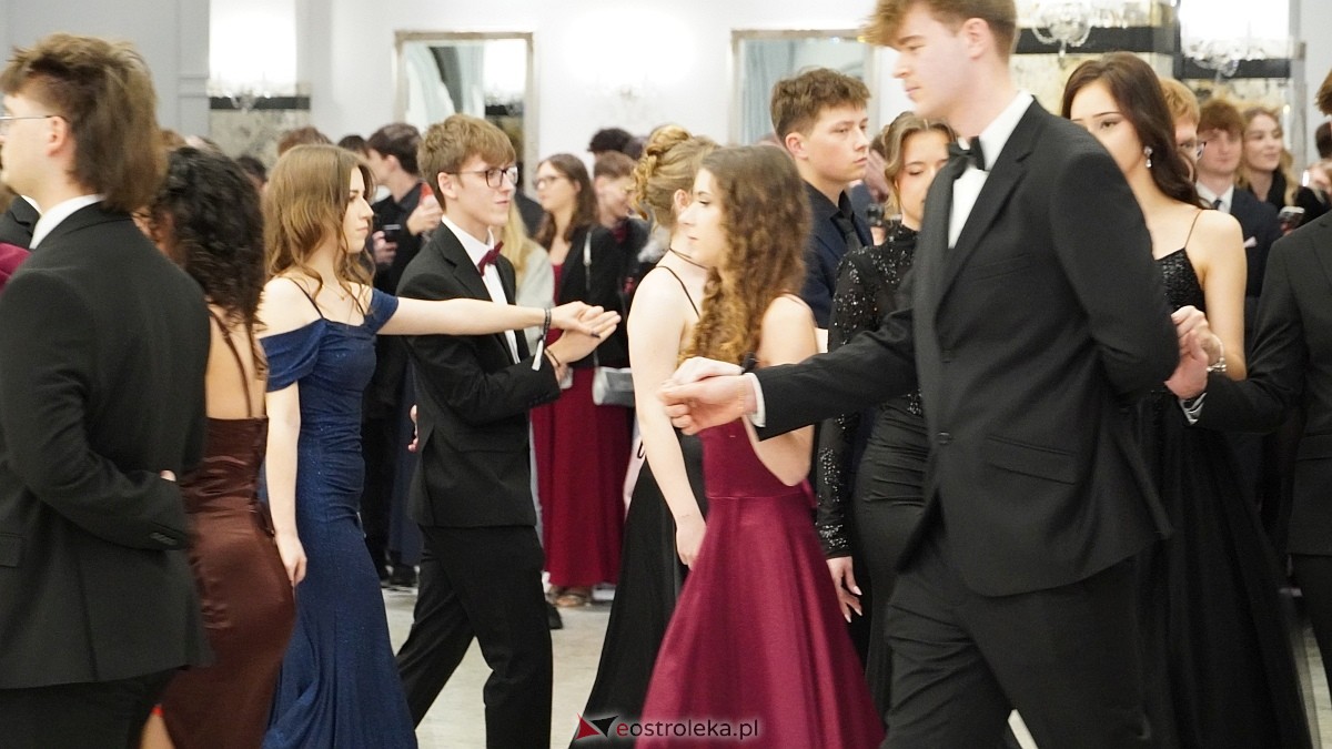 Studniówka III LO w Ostrołęce [03.01.2026] - zdjęcie #462 - eOstroleka.pl
