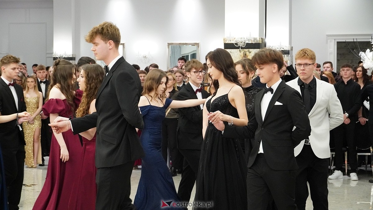 Studniówka III LO w Ostrołęce [03.01.2026] - zdjęcie #459 - eOstroleka.pl