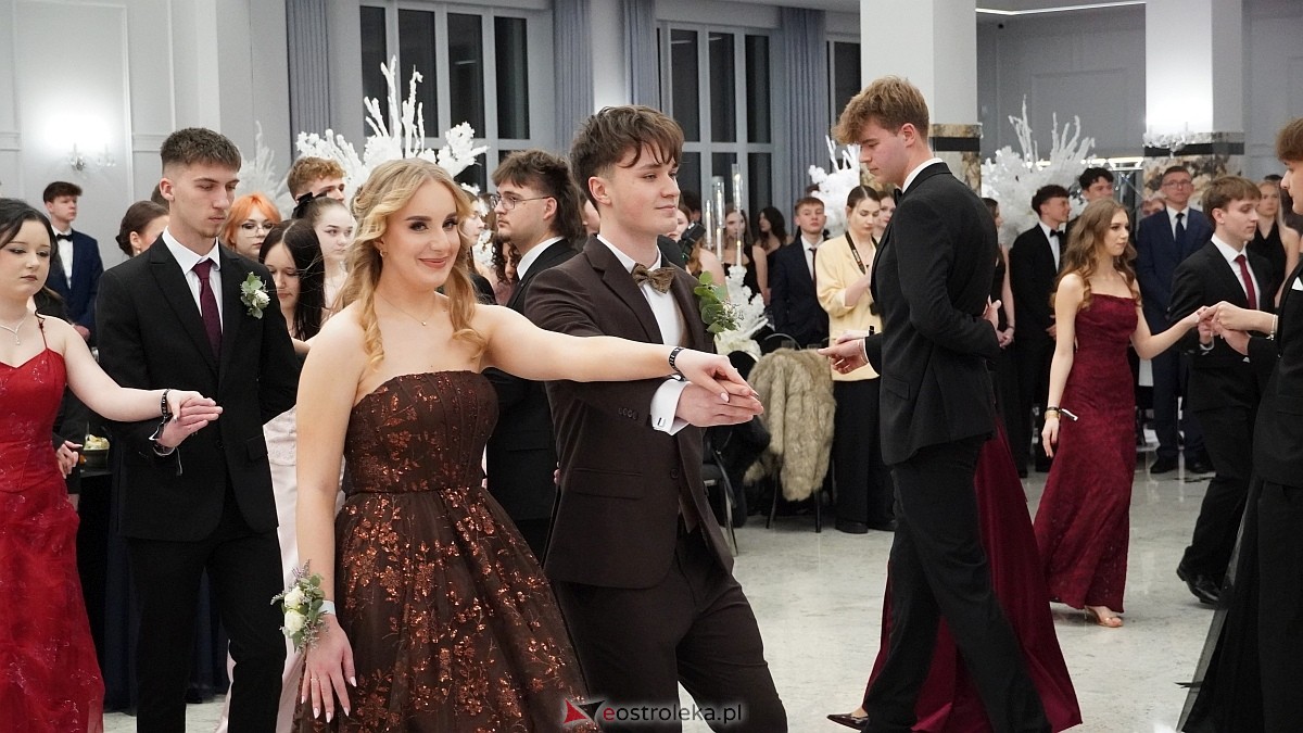 Studniówka III LO w Ostrołęce [03.01.2026] - zdjęcie #453 - eOstroleka.pl