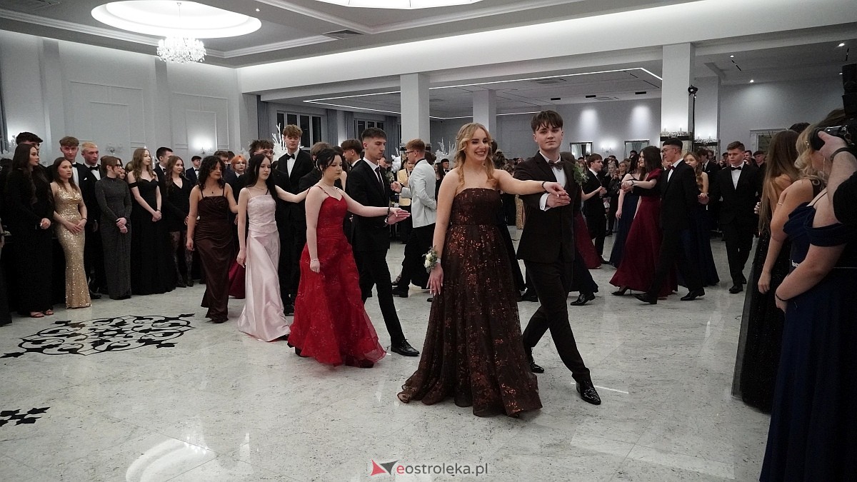 Studniówka III LO w Ostrołęce [03.01.2026] - zdjęcie #447 - eOstroleka.pl