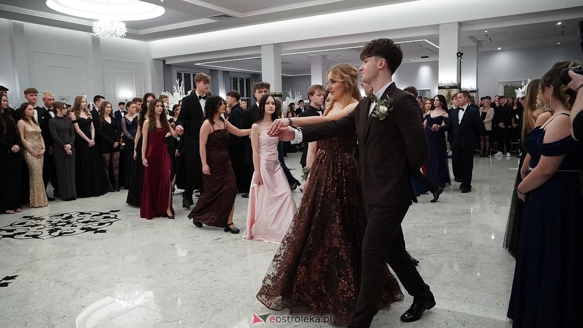 Studniówka III LO w Ostrołęce [03.01.2026] - zdjęcie #441 - eOstroleka.pl