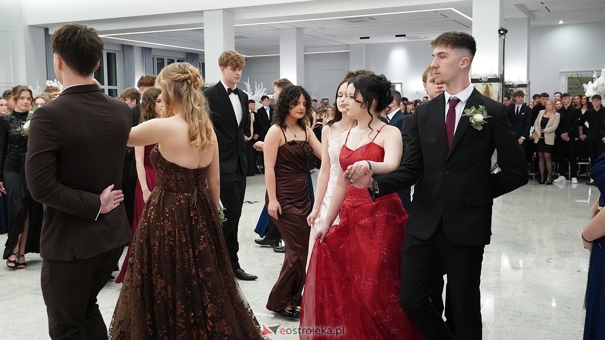 Studniówka III LO w Ostrołęce [03.01.2026] - zdjęcie #438 - eOstroleka.pl