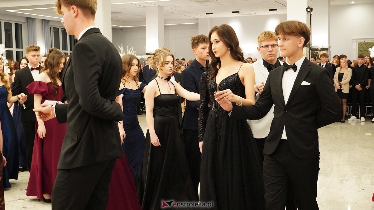 Studniówka III LO w Ostrołęce [03.01.2026] - zdjęcie #426 - eOstroleka.pl