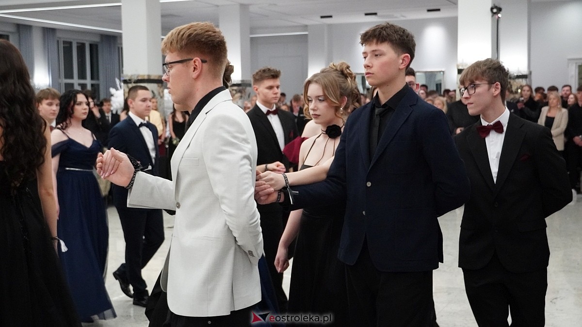 Studniówka III LO w Ostrołęce [03.01.2026] - zdjęcie #420 - eOstroleka.pl