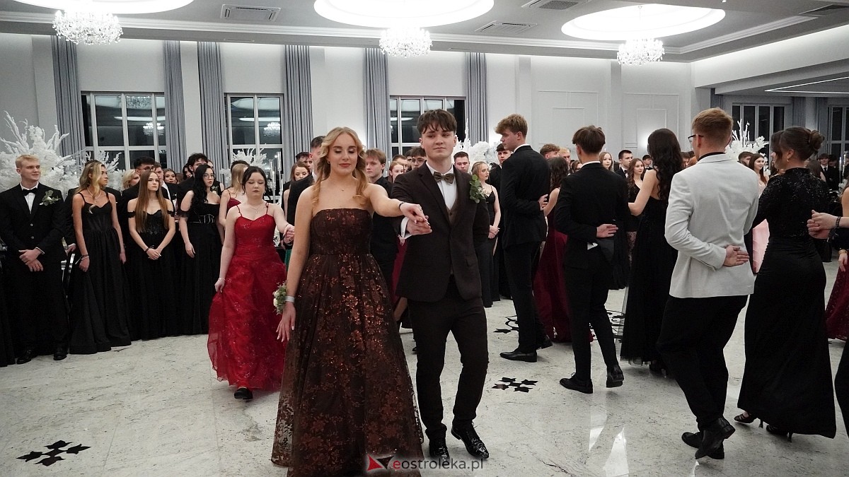 Studniówka III LO w Ostrołęce [03.01.2026] - zdjęcie #417 - eOstroleka.pl