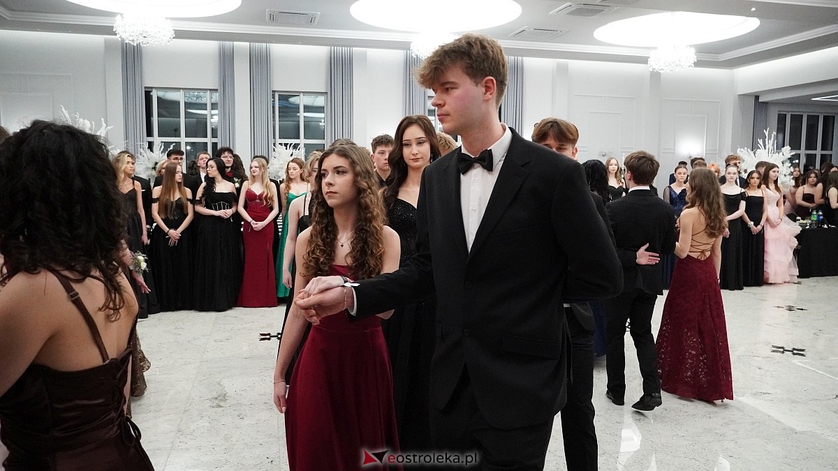 Studniówka III LO w Ostrołęce [03.01.2026] - zdjęcie #405 - eOstroleka.pl