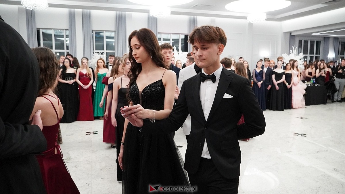 Studniówka III LO w Ostrołęce [03.01.2026] - zdjęcie #402 - eOstroleka.pl