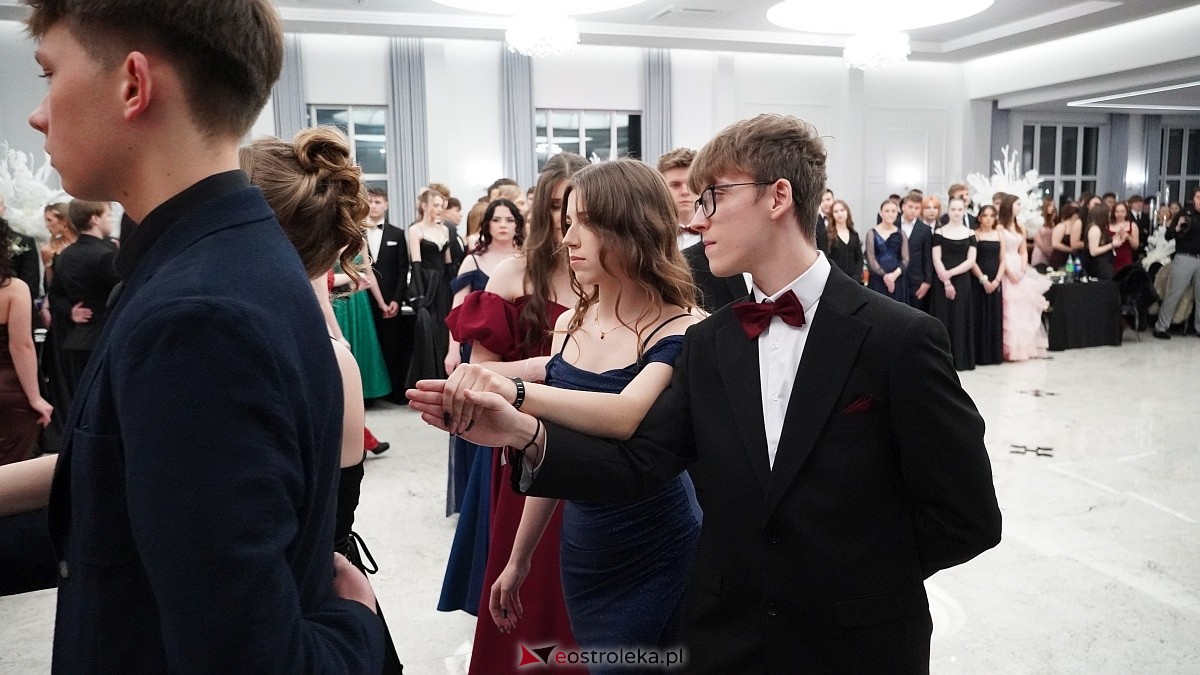 Studniówka III LO w Ostrołęce [03.01.2026] - zdjęcie #393 - eOstroleka.pl