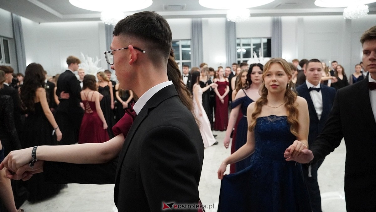 Studniówka III LO w Ostrołęce [03.01.2026] - zdjęcie #390 - eOstroleka.pl