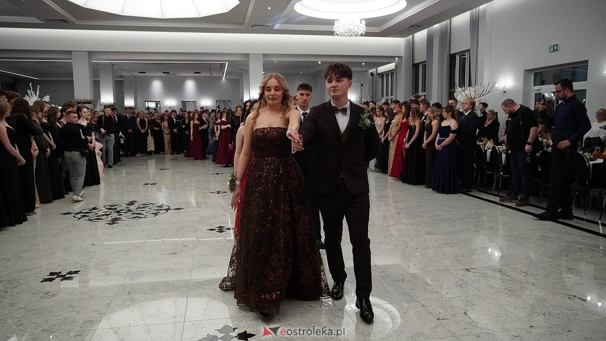 Studniówka III LO w Ostrołęce [03.01.2026] - zdjęcie #382 - eOstroleka.pl