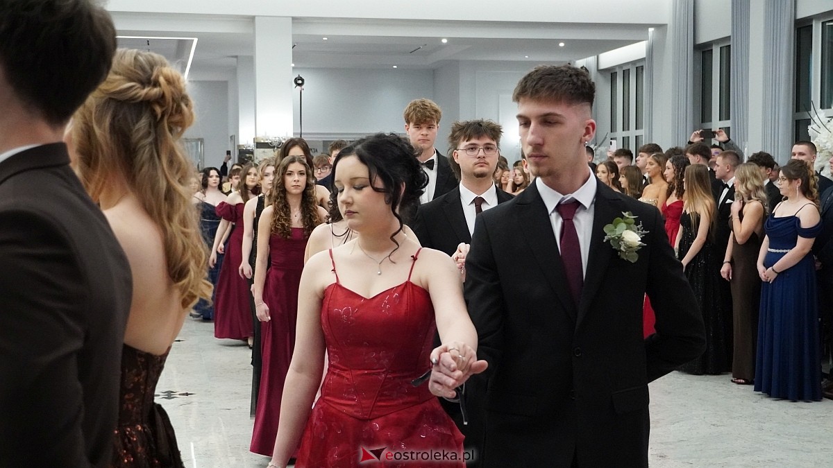 Studniówka III LO w Ostrołęce [03.01.2026] - zdjęcie #380 - eOstroleka.pl