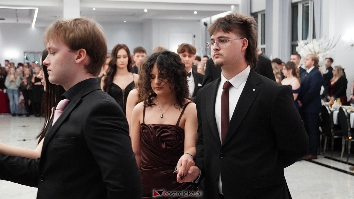 Studniówka III LO w Ostrołęce [03.01.2026] - zdjęcie #378 - eOstroleka.pl