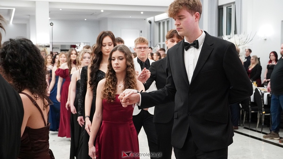 Studniówka III LO w Ostrołęce [03.01.2026] - zdjęcie #377 - eOstroleka.pl