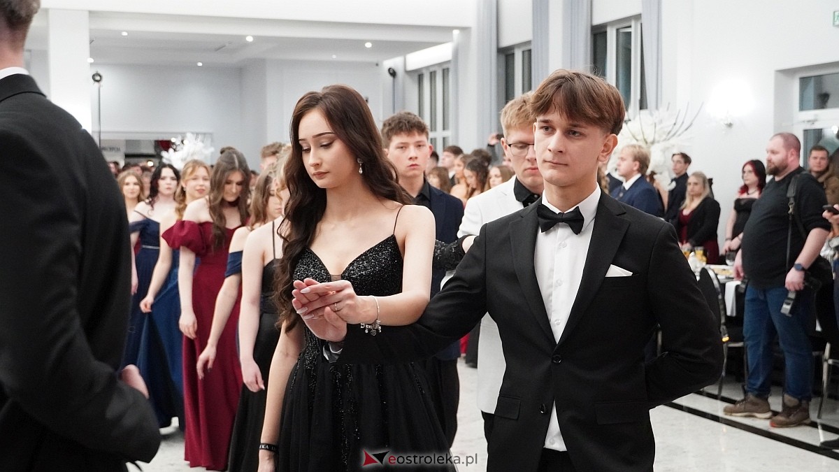 Studniówka III LO w Ostrołęce [03.01.2026] - zdjęcie #376 - eOstroleka.pl