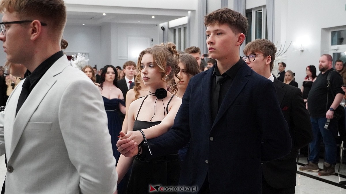 Studniówka III LO w Ostrołęce [03.01.2026] - zdjęcie #374 - eOstroleka.pl