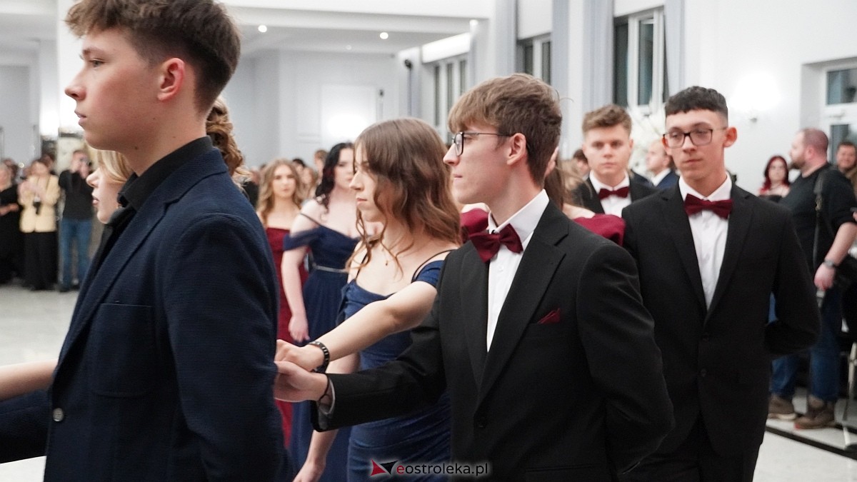 Studniówka III LO w Ostrołęce [03.01.2026] - zdjęcie #481 - eOstroleka.pl