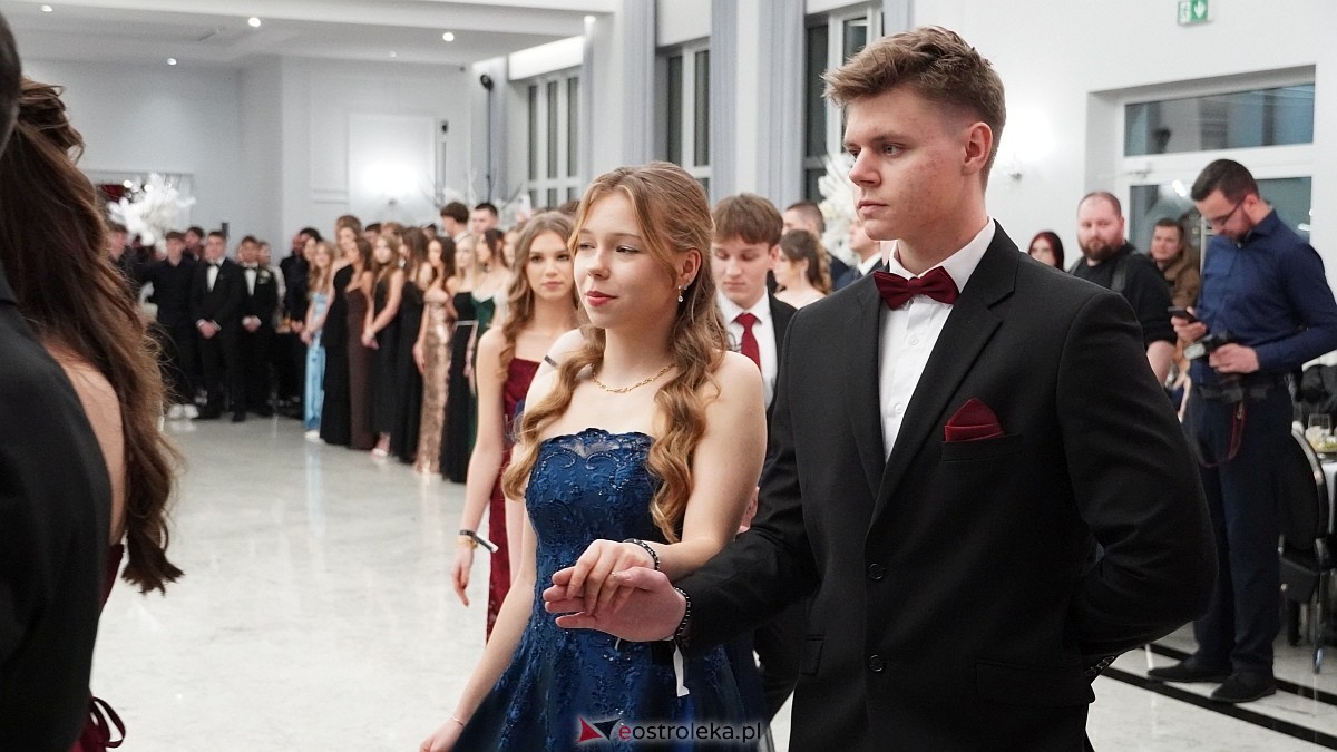 Studniówka III LO w Ostrołęce [03.01.2026] - zdjęcie #478 - eOstroleka.pl