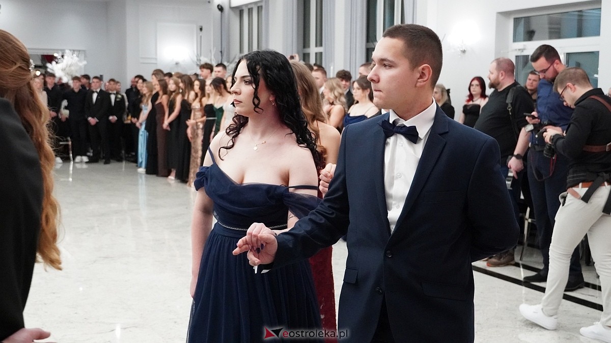 Studniówka III LO w Ostrołęce [03.01.2026] - zdjęcie #475 - eOstroleka.pl