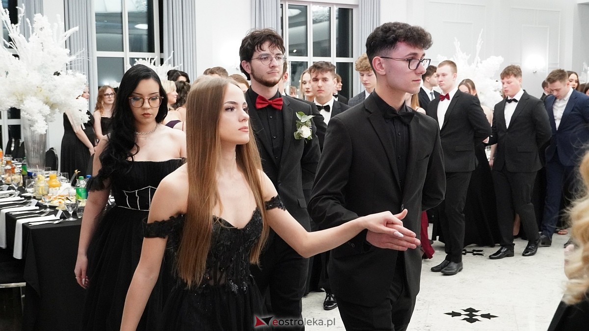 Studniówka III LO w Ostrołęce [03.01.2026] - zdjęcie #469 - eOstroleka.pl