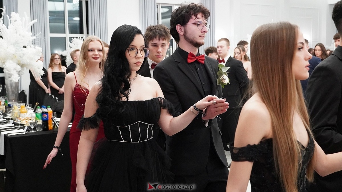 Studniówka III LO w Ostrołęce [03.01.2026] - zdjęcie #466 - eOstroleka.pl