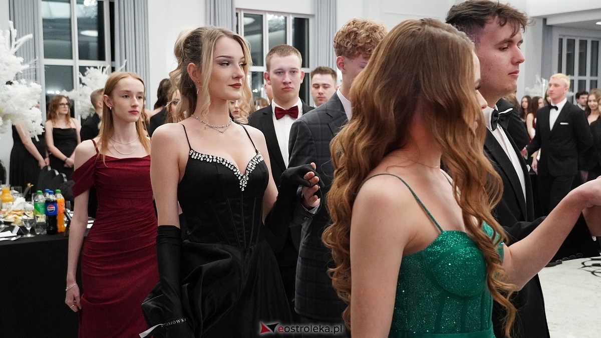 Studniówka III LO w Ostrołęce [03.01.2026] - zdjęcie #457 - eOstroleka.pl