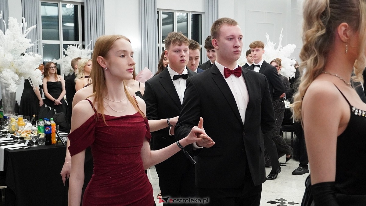 Studniówka III LO w Ostrołęce [03.01.2026] - zdjęcie #454 - eOstroleka.pl