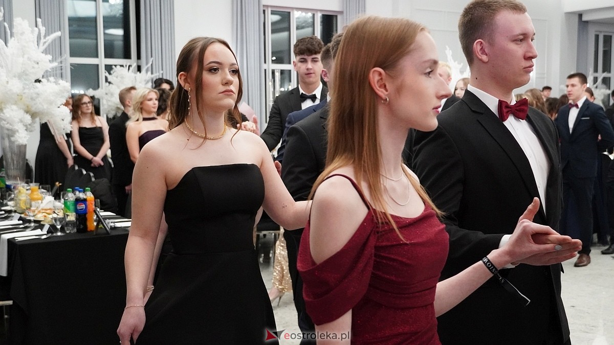 Studniówka III LO w Ostrołęce [03.01.2026] - zdjęcie #451 - eOstroleka.pl