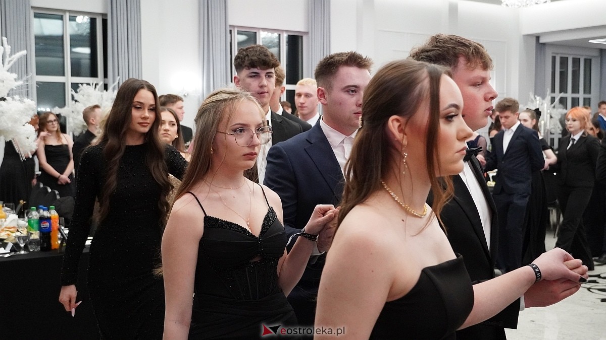 Studniówka III LO w Ostrołęce [03.01.2026] - zdjęcie #448 - eOstroleka.pl