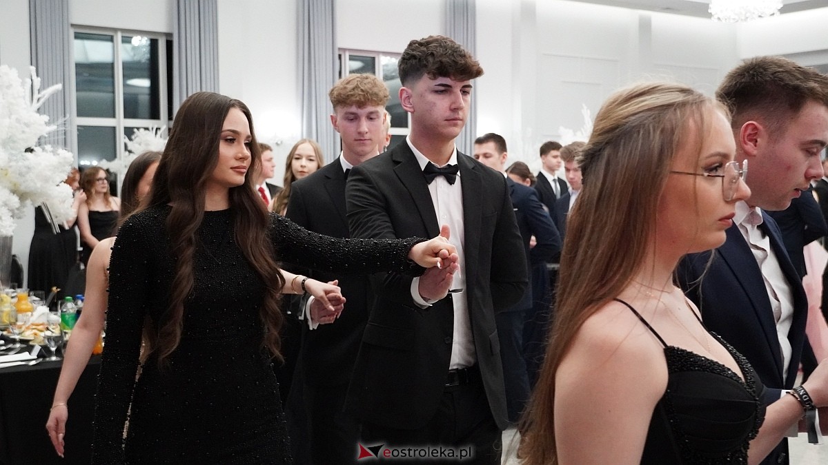 Studniówka III LO w Ostrołęce [03.01.2026] - zdjęcie #445 - eOstroleka.pl