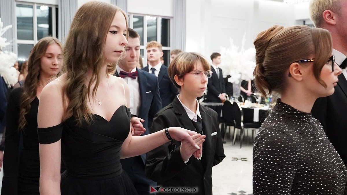 Studniówka III LO w Ostrołęce [03.01.2026] - zdjęcie #433 - eOstroleka.pl