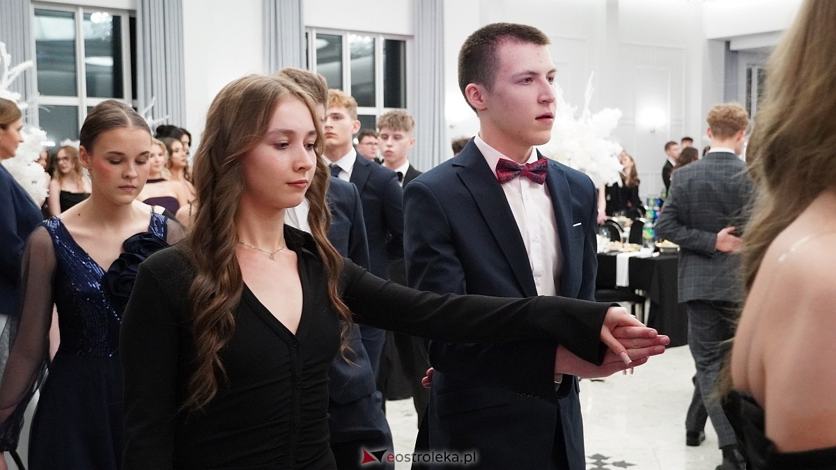 Studniówka III LO w Ostrołęce [03.01.2026] - zdjęcie #430 - eOstroleka.pl