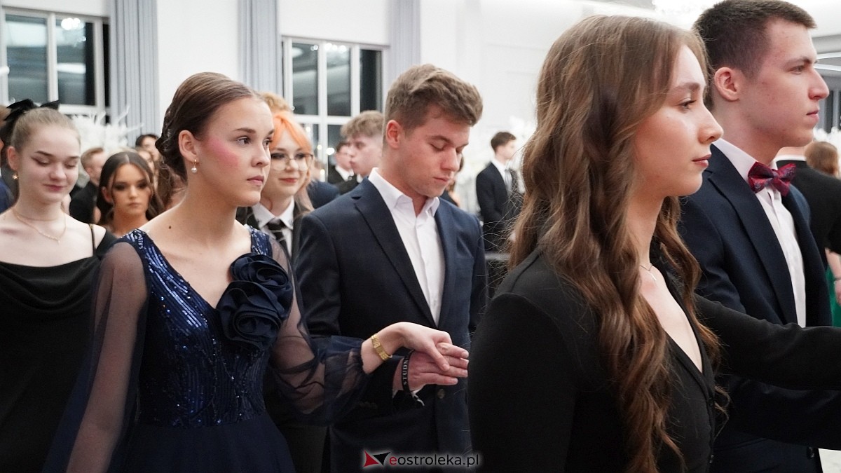 Studniówka III LO w Ostrołęce [03.01.2026] - zdjęcie #427 - eOstroleka.pl