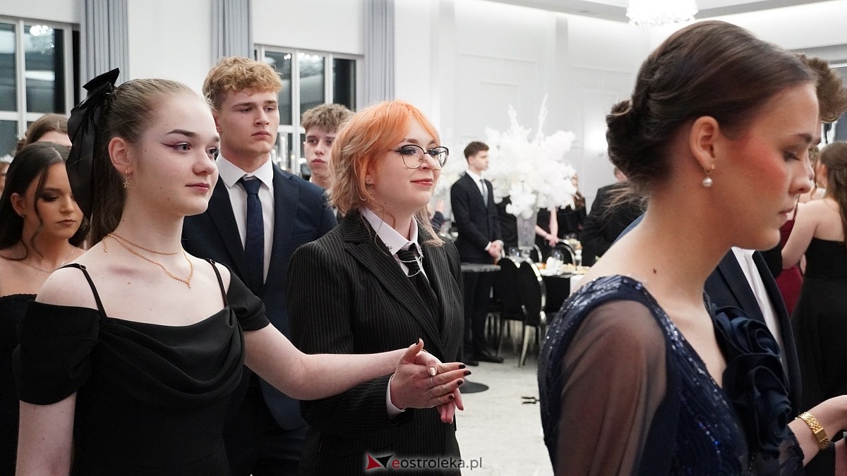 Studniówka III LO w Ostrołęce [03.01.2026] - zdjęcie #424 - eOstroleka.pl