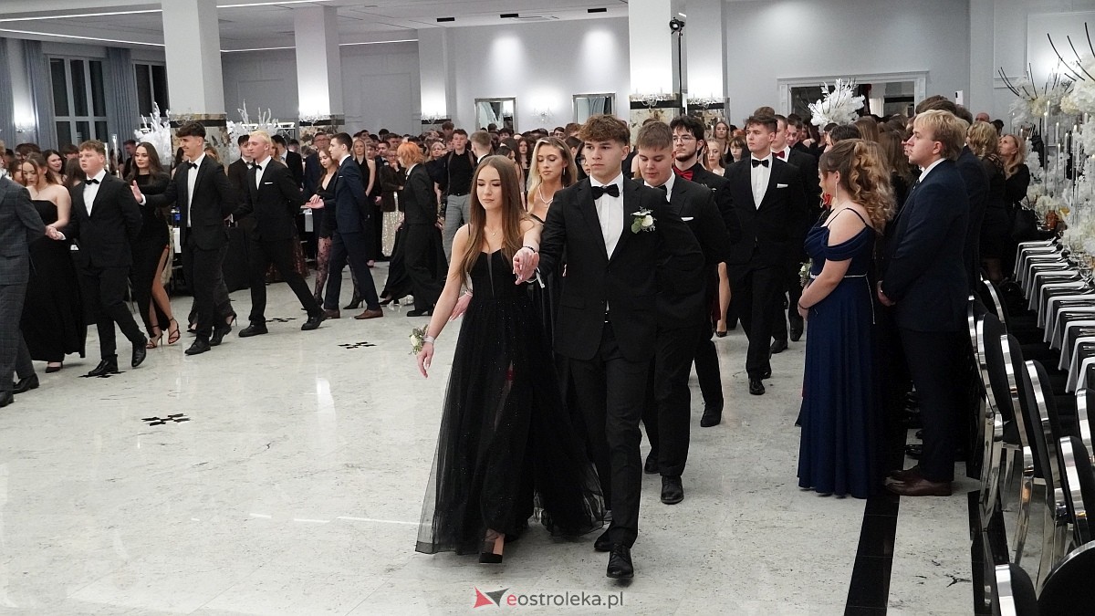 Studniówka III LO w Ostrołęce [03.01.2026] - zdjęcie #418 - eOstroleka.pl