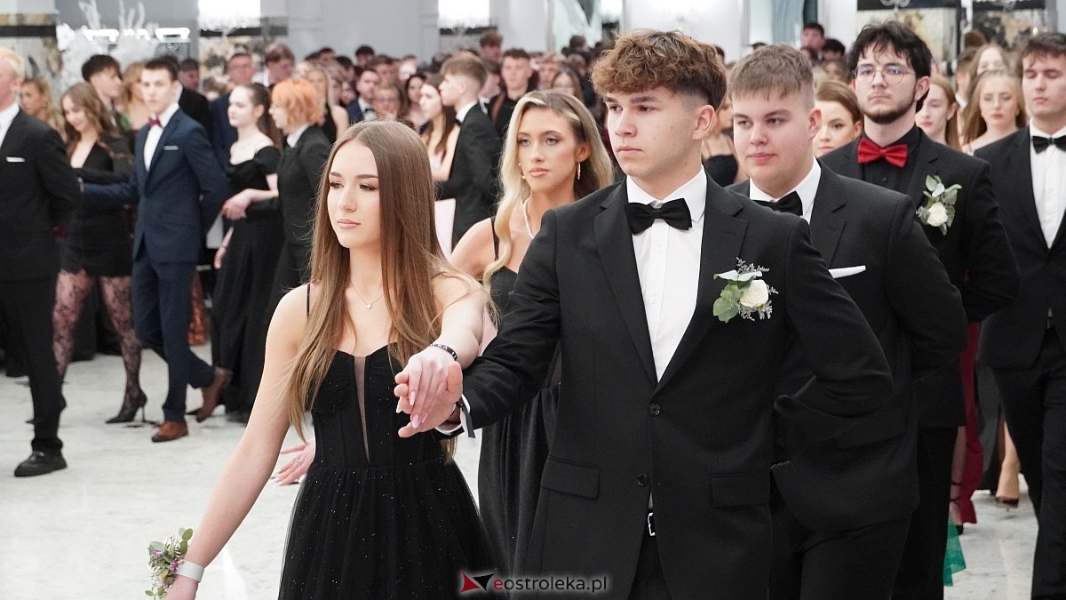 Studniówka III LO w Ostrołęce [03.01.2026] - zdjęcie #415 - eOstroleka.pl