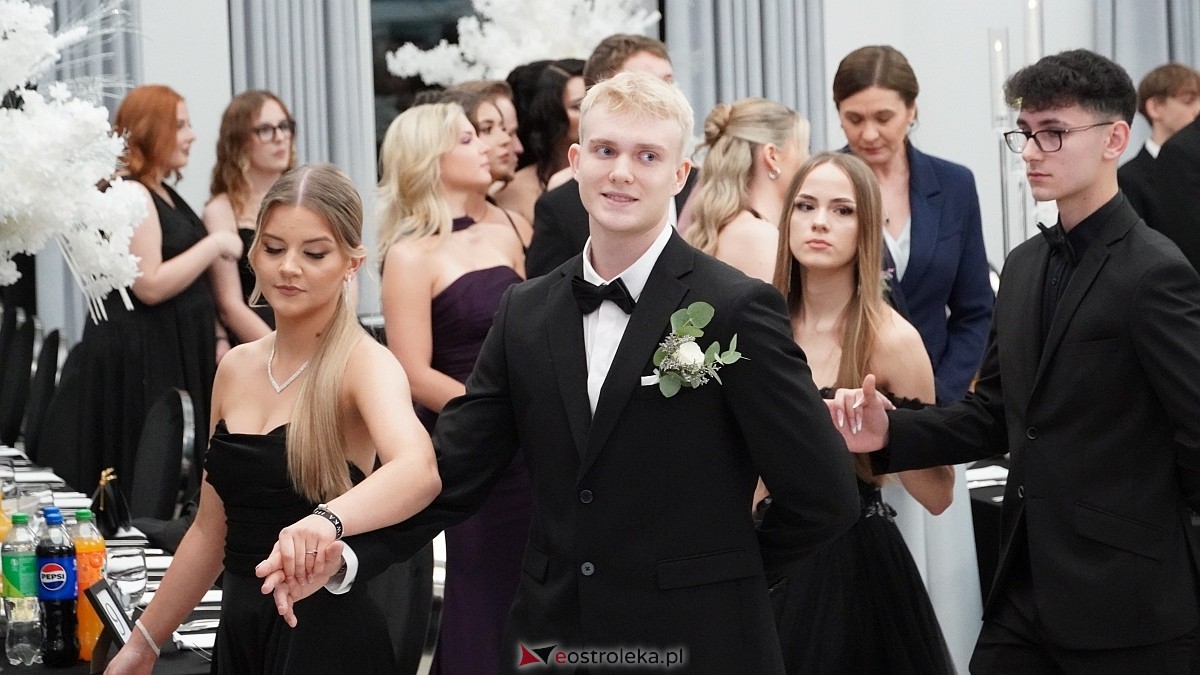 Studniówka III LO w Ostrołęce [03.01.2026] - zdjęcie #412 - eOstroleka.pl